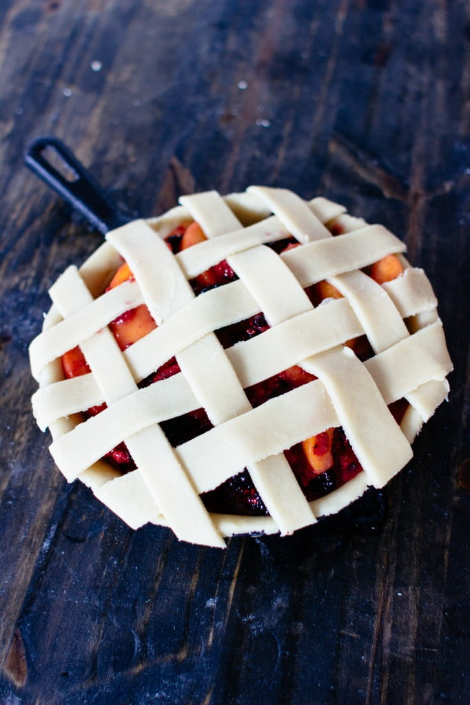 How to Make Mixed Berry Pie