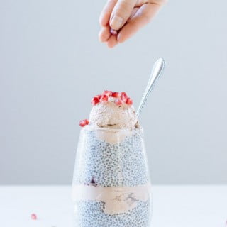 Healthy Vanilla Chia Seed Pudding with Almond Milk