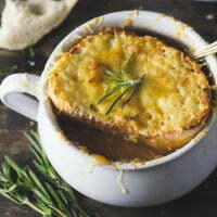 Easy Vegetarian French Onion Soup Recipe